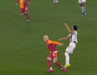 Kelly Kırmızı Kart.jpg